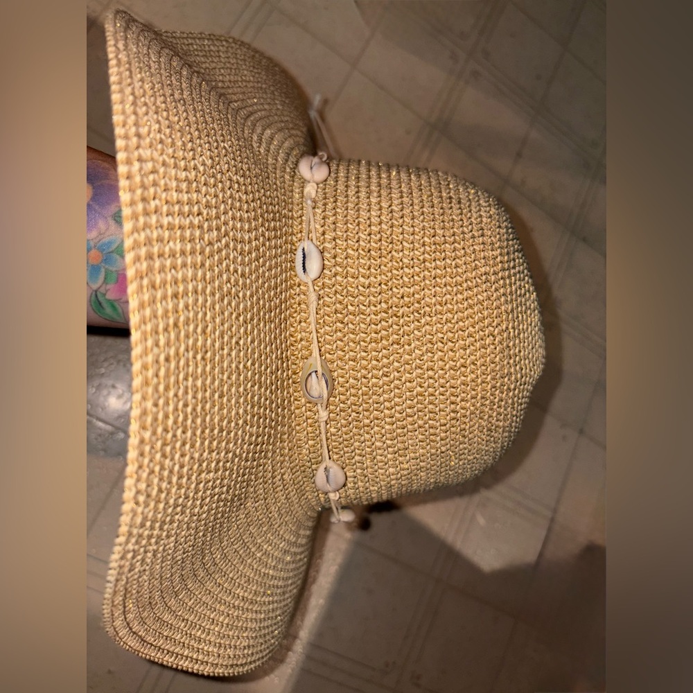 La vie en Rose Straw Sun Hat with Shell Accents